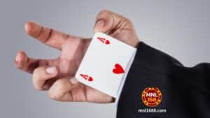 Ang isang mahigpit na paglalaro na may maikling stack ay isang mahalagang diskarte sa poker para sa mga nagsisimula at propesyonal.