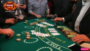 Ang larawan ay naglalaro ng blackjack